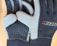 diving gloves