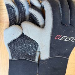 diving gloves