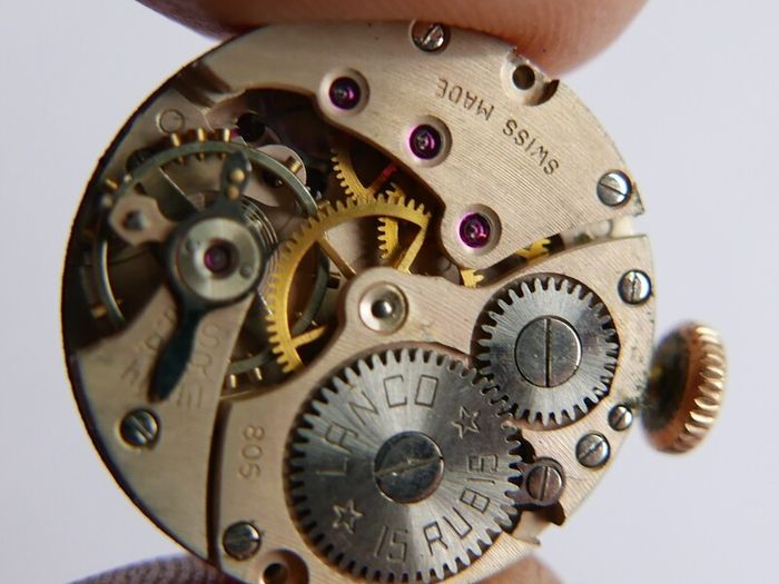 Vintage 1920s Solid 9Ct Gold 375 Lanco 15 Jewel Cased Ladies Manual Wristwatch (works well)