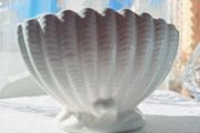 Beautiful Sylvac shell mantle vase