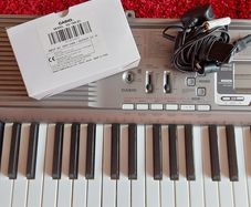 Casio LK 230 Keyboard and Stand