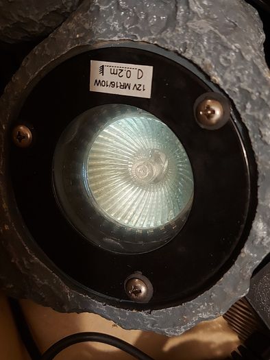 4 Low voltage Rock Spotlights in excellent like new Condition