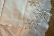Embroidery Round Table Cloth &amp; Matching Runner