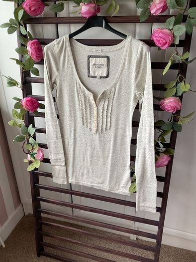 top Abercrombie & fitch long sleeve Henley size large