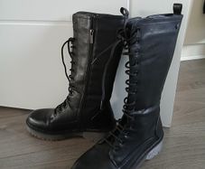 Fab NEW tall boots