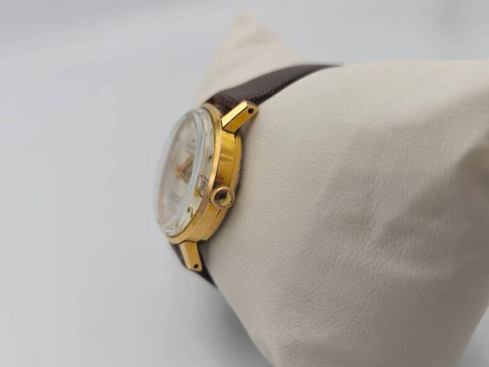 Vintage Swiss Made Automatic Pierpont 25Jewels 20 micron Gold Swiss watch