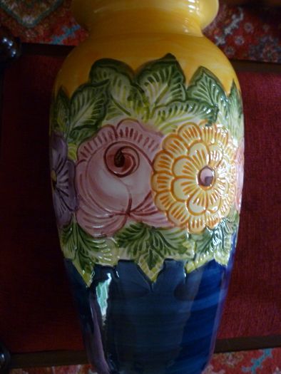 Ornamental Tall Decorative oriental Vase Immaculate