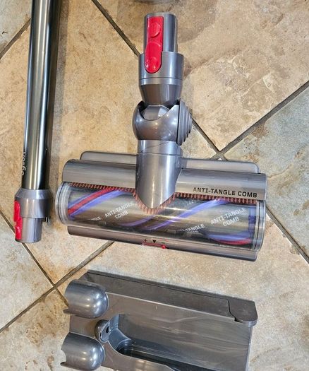 Dyson V15 absolute