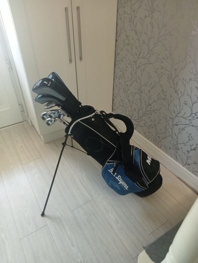 Ben Sayers M8 golf club set with stand bag