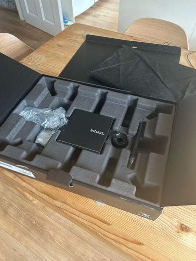Wacom Intuos 4 - Professional Pen Tablet