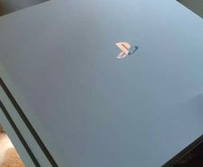 PS4 Pro white