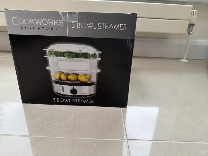 Brand new. Cookworks 3 bowl steamer