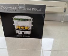 Brand new. Cookworks 3 bowl steamer