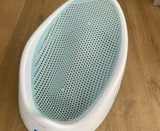 Baby bath insert