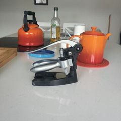 Wine opener