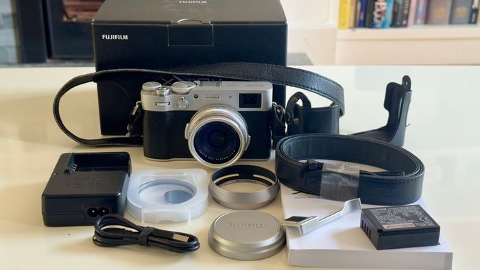 Fujifilm X100V