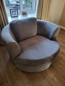 Swivel Cuddle Chair
