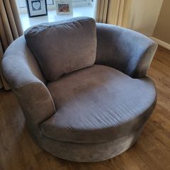Swivel Cuddle Chair