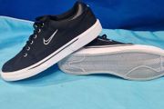 Nike Court Classic