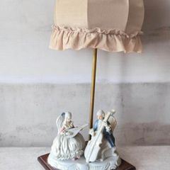 figural lamp