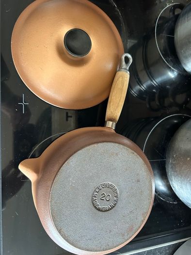 Vintage La Mama Le Creuset Farmhouse Pot