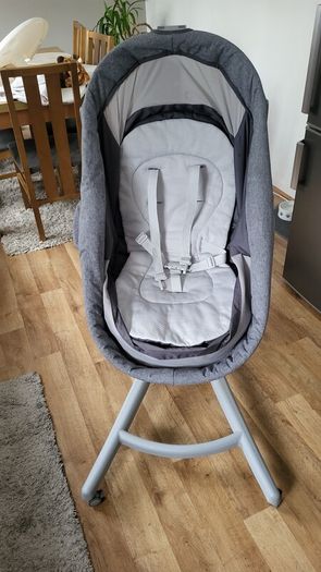Chicco 4in1 with a tray and mattress