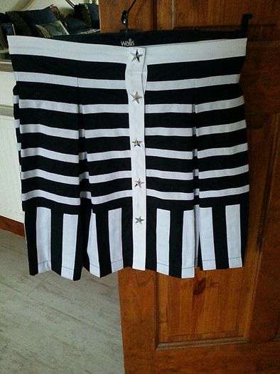Black and White Moschino skirt NEW