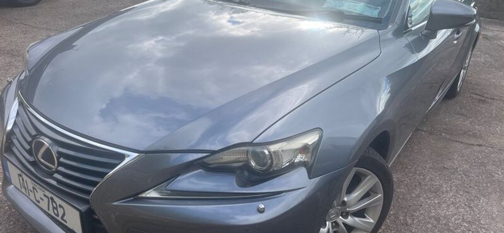 Lexus is300 hybrid
