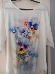 BN floral top size 14