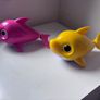 Pink Baby Shark Sing & Swim Bath Toy Mommy Image 7