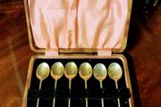 Art deco cased set of coffee bean spoons