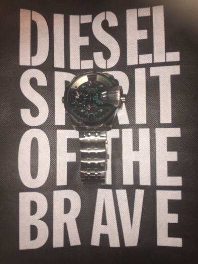 Diesel Uber Chief Gunmetal Watch broken