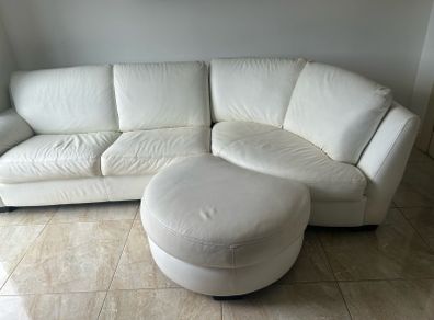 corner sofa with footrest
