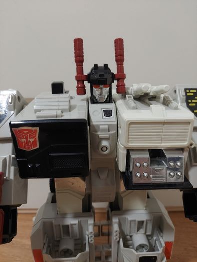 Transformer G1  Metroplex