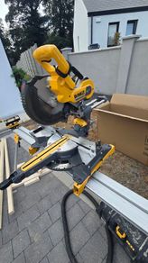 Dewalt Dcs727t2 Xr Flexvolt Slide Mitre Saw