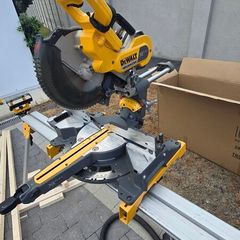 Dewalt Dcs727t2 Xr Flexvolt Slide Mitre Saw