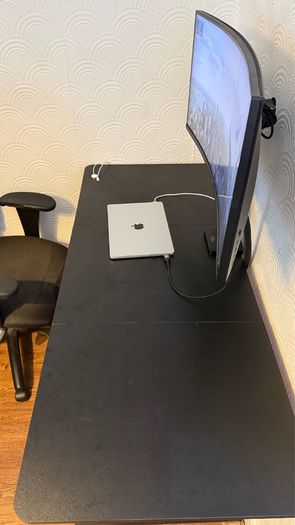 ERGOMAKER Electric Height Adjustable Standing Desk
