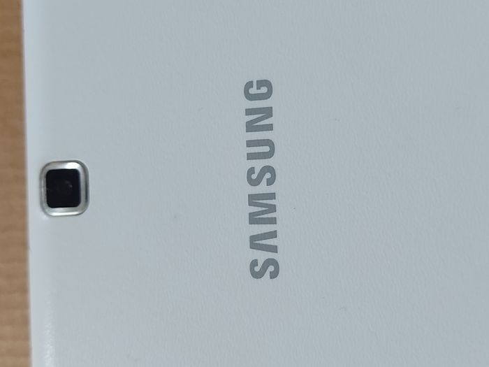 Samsung Galaxy Tab 4, Model SM-T535, 16GB, in Excellent condition, excellent Camera and Battery