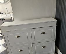 Shoe cabinet