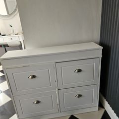 Shoe cabinet