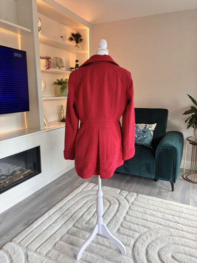 Reduced Ladies Fully Lined Red Coat from Dunnes Stores. Size UK 14 / EU 42