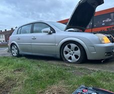 2003 Opel Signum