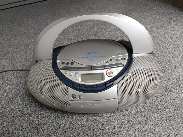 Sony CFD-S35CP CD Radio Cassette-Corder + remote control