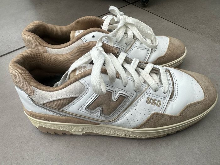 New Balance 550 White Beige Leather Steakers