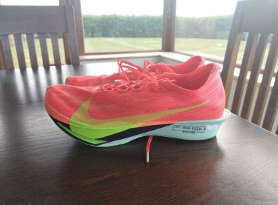 Nike Streakfly 2 UK SIZE 12