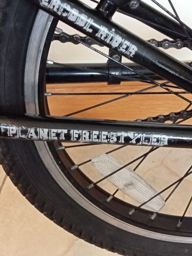 PLANET X Freestyler, with pegs Age 9/12 in great condition