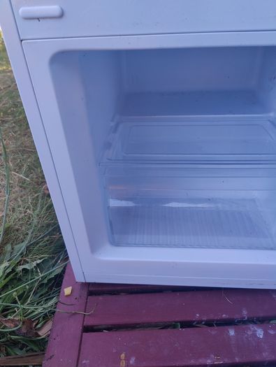 Powerpoint fridge freezer