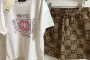girls T-shirt and shorts set 10yrs