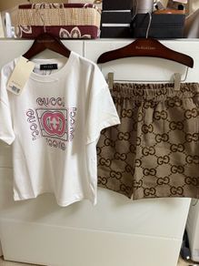 girls T-shirt and shorts set 10yrs
