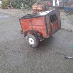 dog trailer
